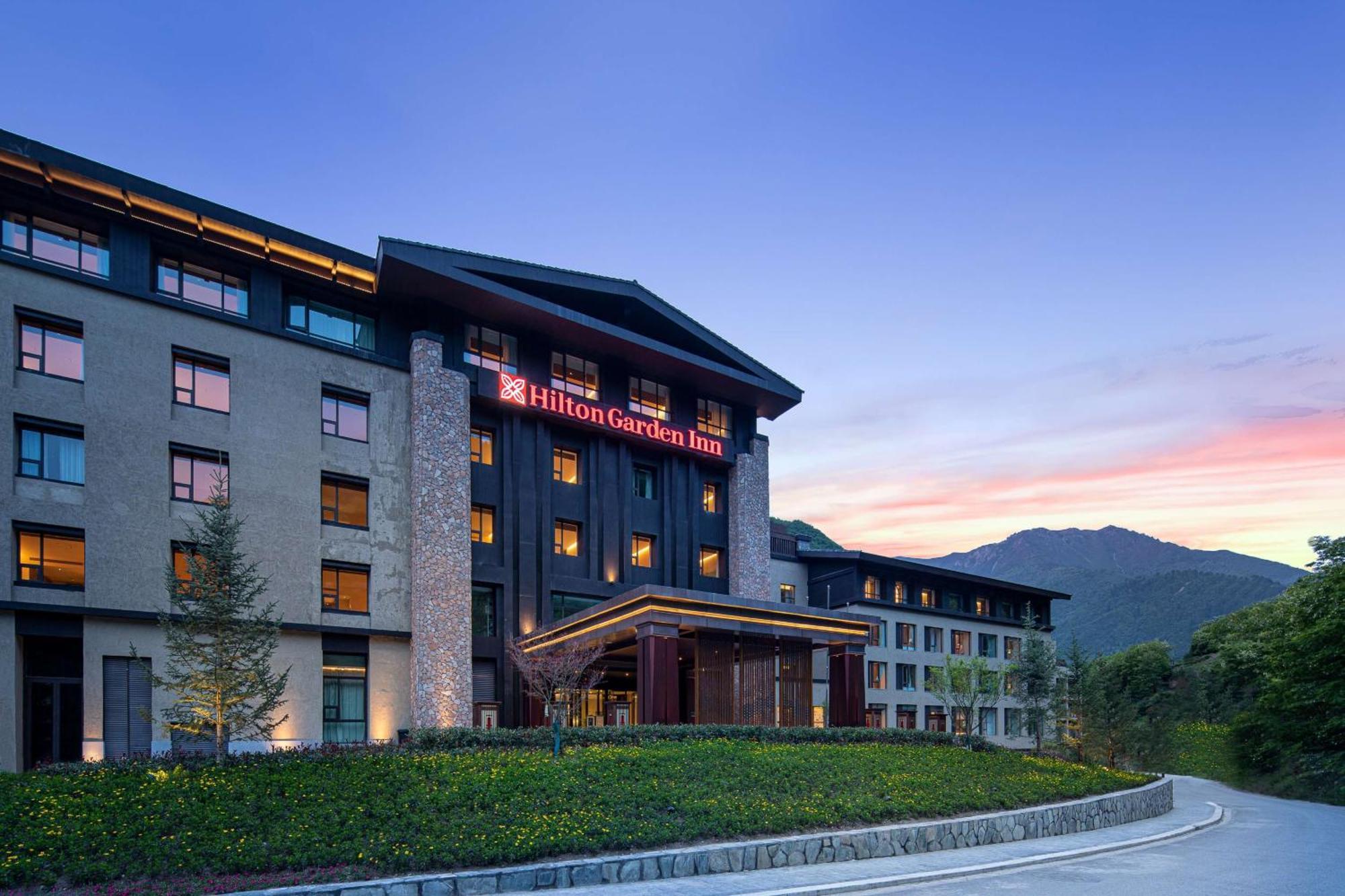 Hilton Garden Inn Цзючжайгоу Экстерьер фото