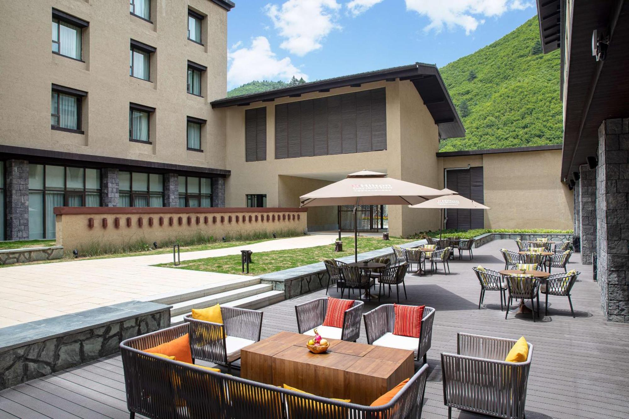 Hilton Garden Inn Цзючжайгоу Экстерьер фото